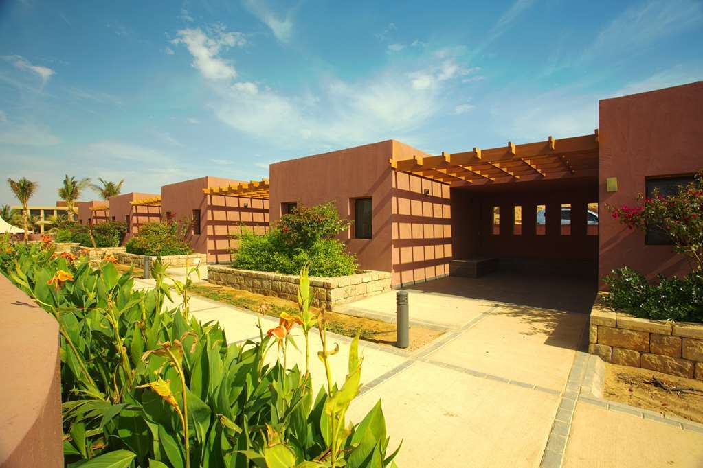 Golden Tulip Sharma Resort Room photo